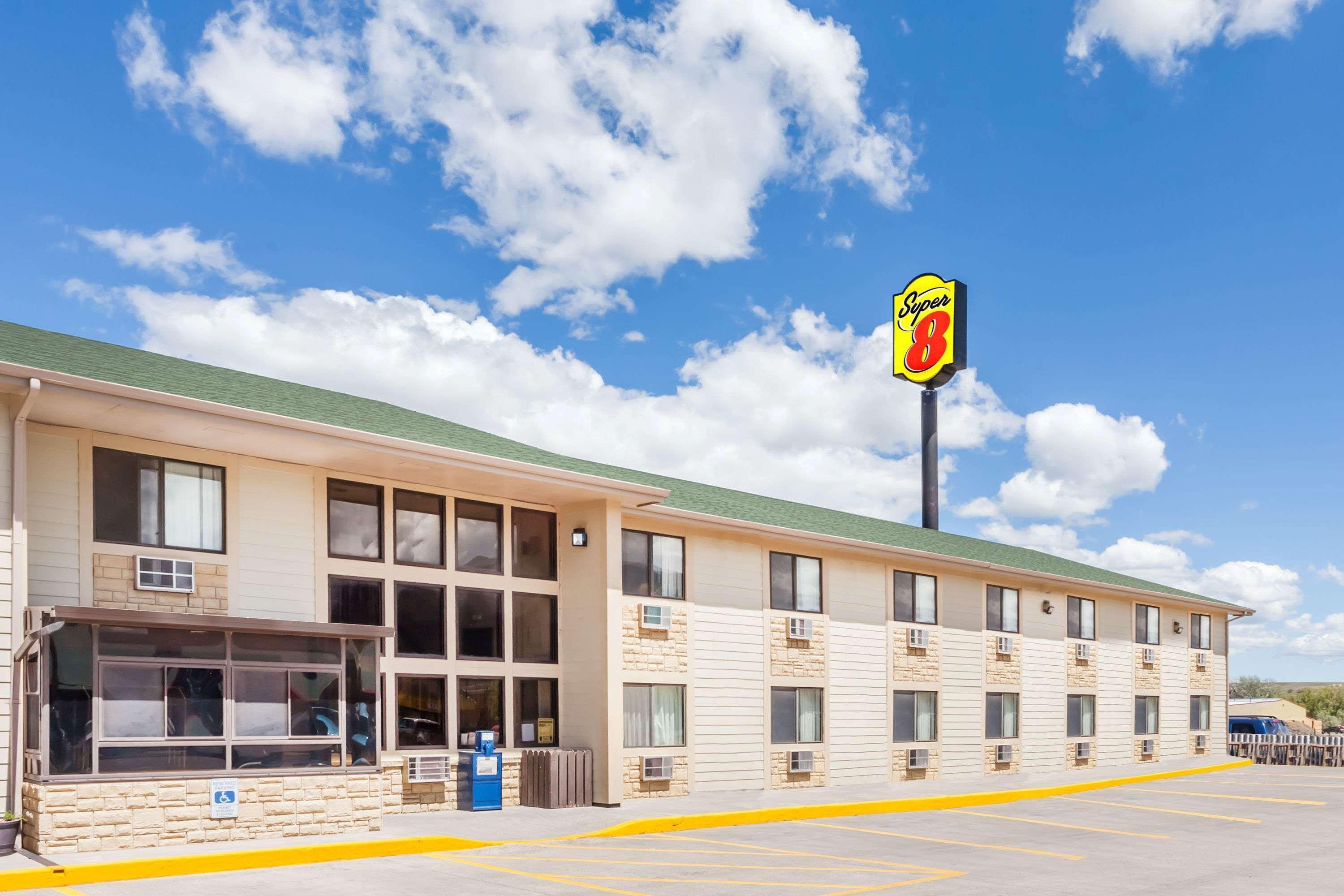 Super 8 By Wyndham Livingston Yellowstone Exterior foto