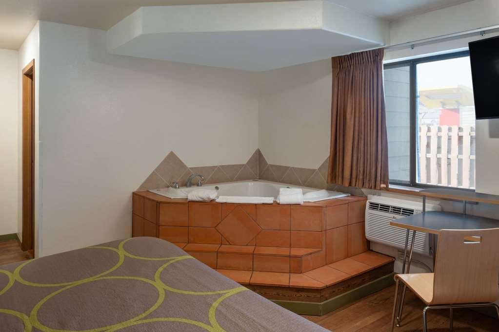 Super 8 By Wyndham Livingston Yellowstone Zimmer foto